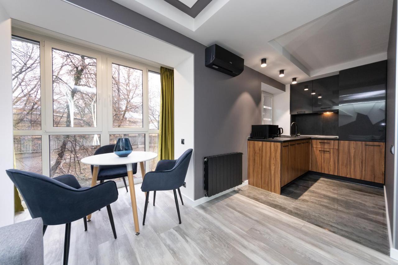Luxrent On Lesi Ukrainki - * Kiev